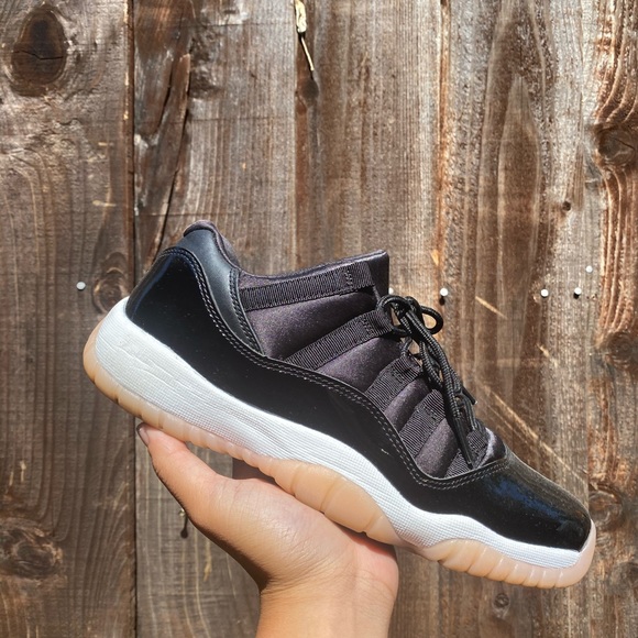 Jordan 11 Low - Picture 1 of 4